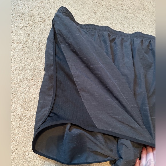 Nike Dri Fit shorts - Picture 3 of 6